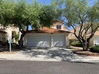 Building Photo - 4 Bedroom Pool Home