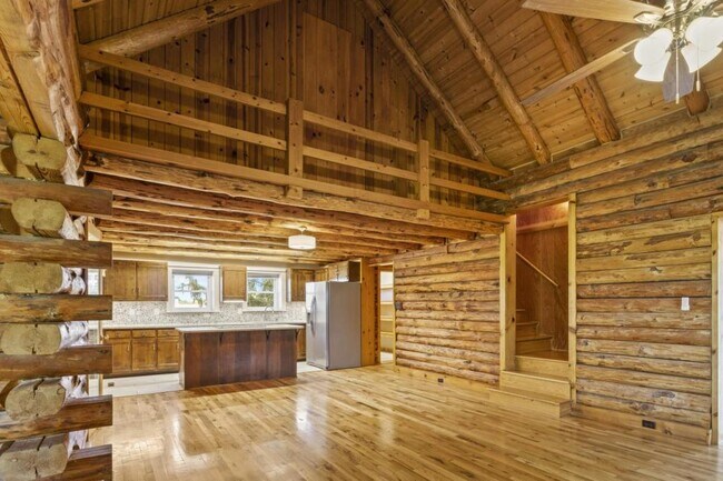 Building Photo - 118 Agape Wy