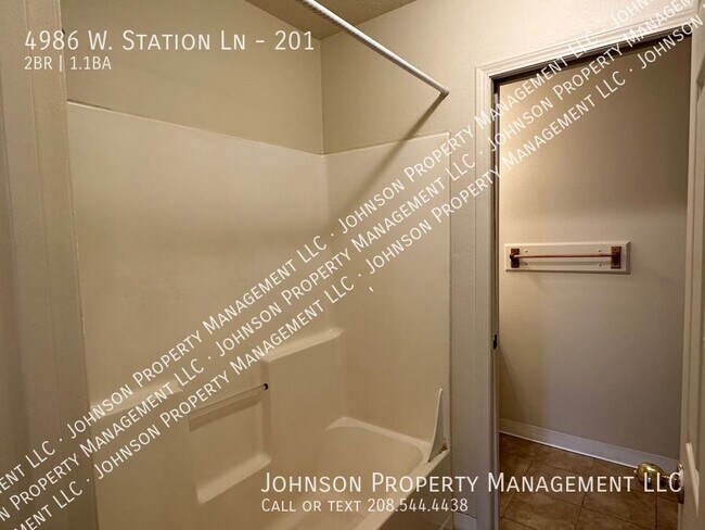 Building Photo - 4986 W Station Ln