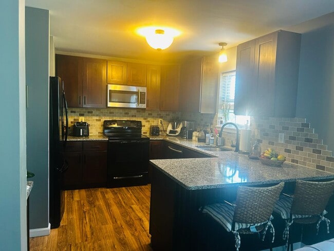 Building Photo - 611 Country Acres Ct