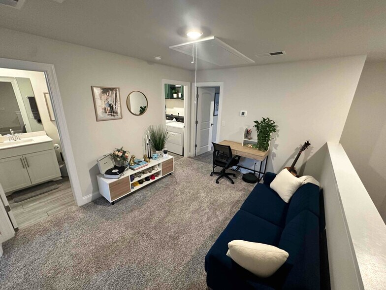 Building Photo - 4652 Ridge Bend Dr