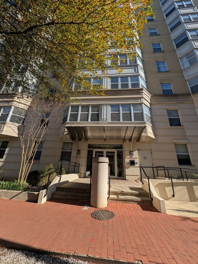 Building Photo - 2 bed, 2 bath Condo at The Eleven, Logan Circle