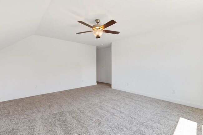 Building Photo - 429 Guethlein Dr