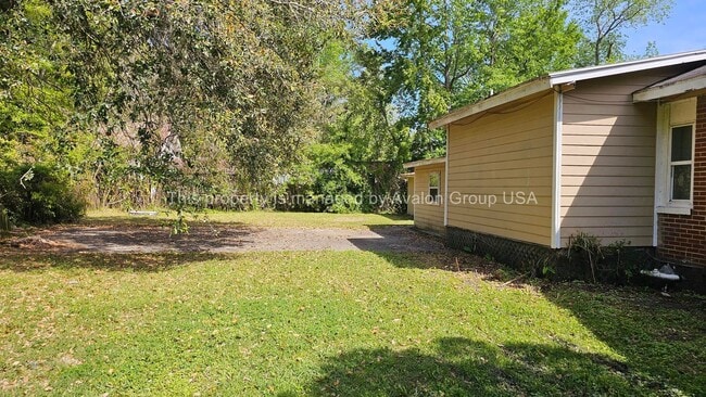 Building Photo - 2701 Lowell Ave