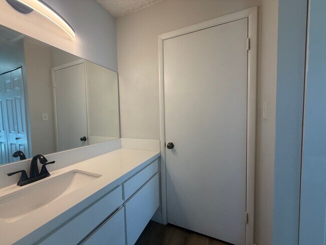 Building Photo - 3361 Civic Center Dr