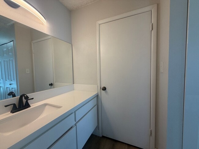 Building Photo - ***JUSTED REDUCED!!!*** Two-bedroom, one-and-a-half-bath townhouse in North Las Vegas.