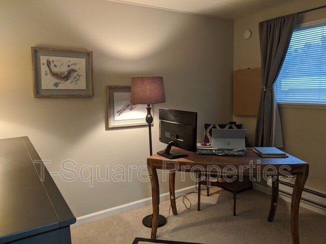 Building Photo - 223 Dayton St