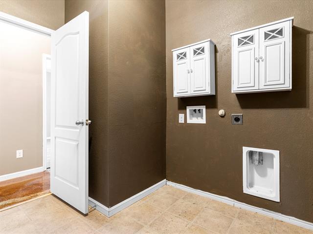 Building Photo - 5000 Wild Oats Dr