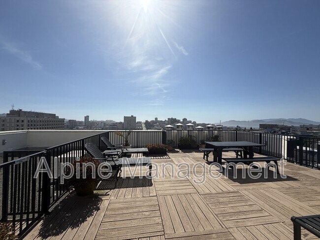 Building Photo - 1255 California St