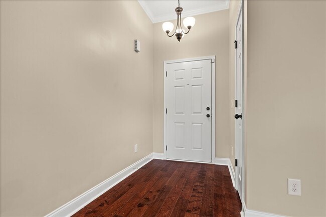 Building Photo - 3011 Thornberry Dr