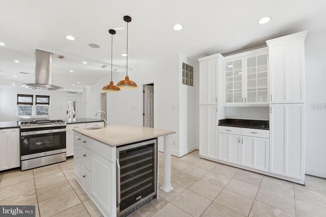 Building Photo - 5149 MacArthur Blvd NW