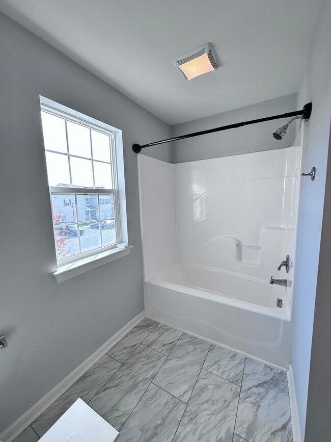 Building Photo - Charming 3 Bedroom Townhome in Palmyra