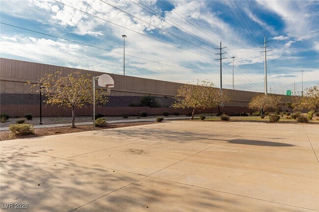 Building Photo - 788 Forest Peak St