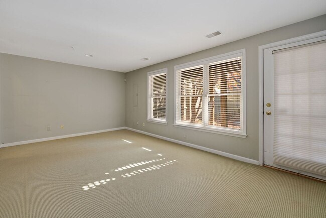 Building Photo - 3 Bed 3.5 Bath - Kentlands Townhouse - 2 C...