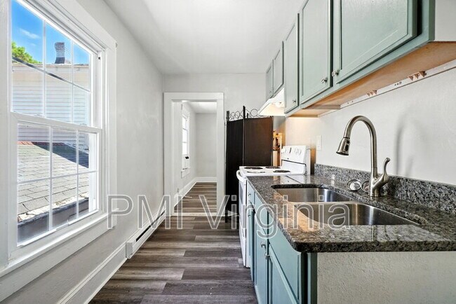 Building Photo - 522 Portsmouth Blvd