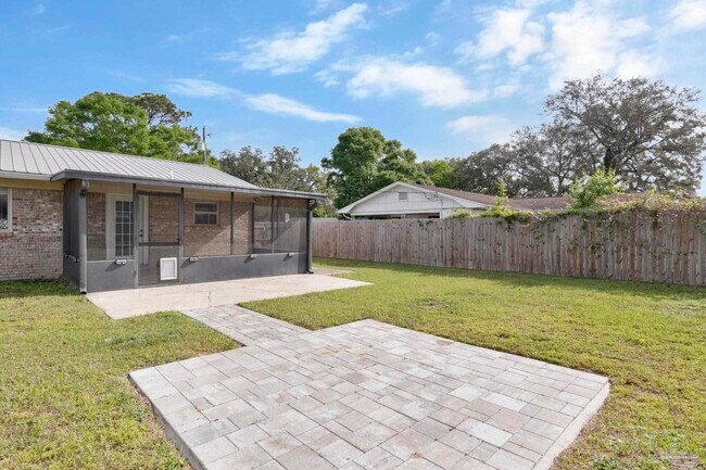 Building Photo - 2325 Merle Cir