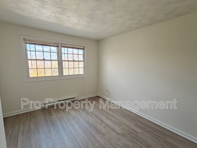 Building Photo - 18 Broadview Terrace