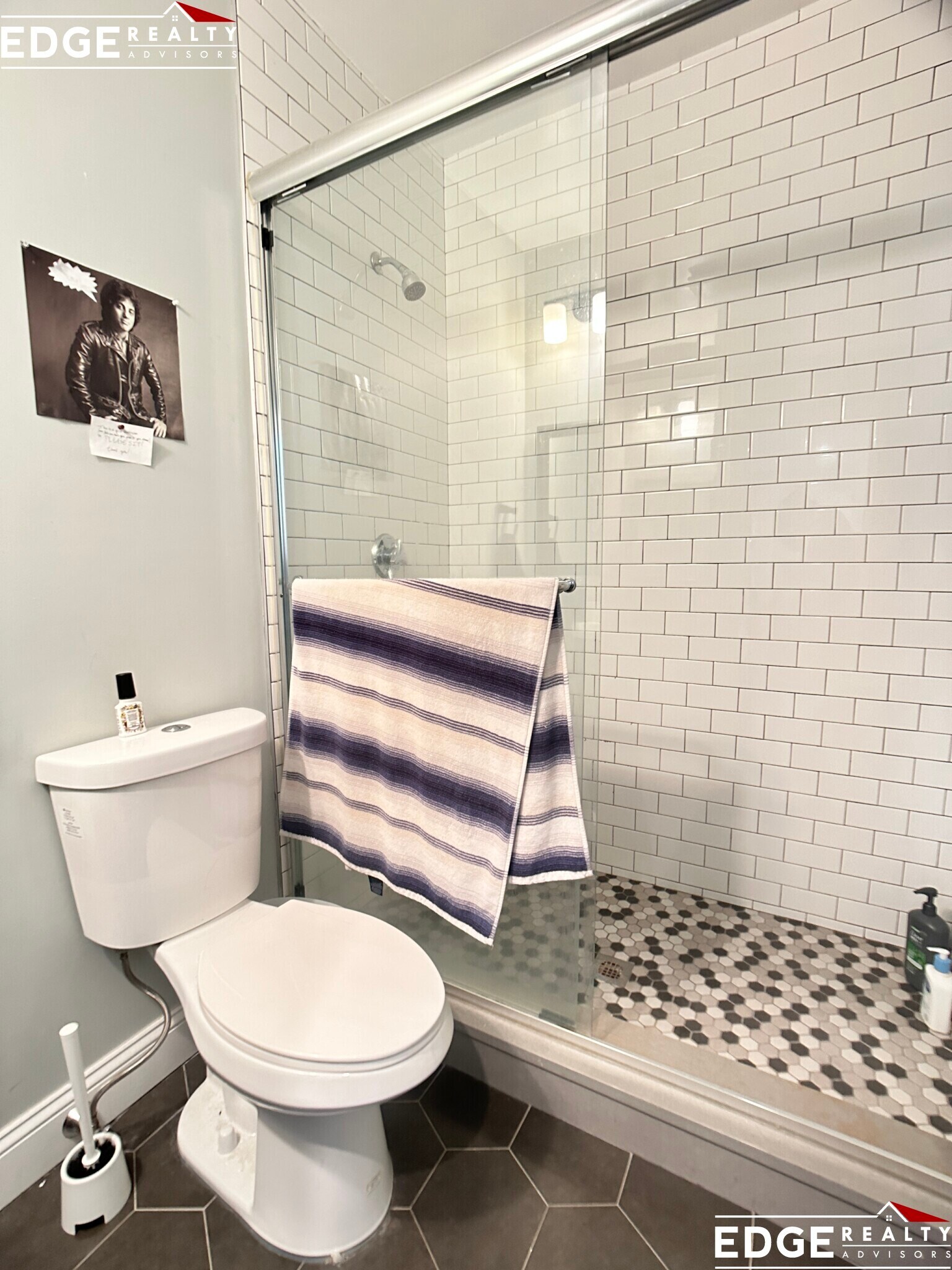 Building Photo - 15 Millmont St