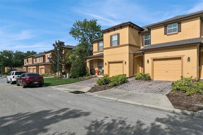 Building Photo - 1250 Twin Trees Ln