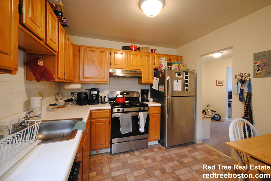 apt 2 - 25 Colborne Rd