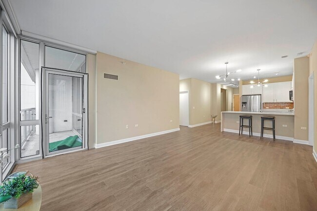 Building Photo - 1629 S Prairie Ave