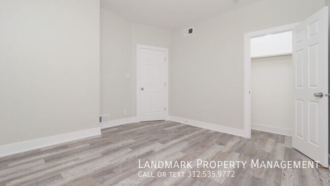 Building Photo - 1843 W 54th St