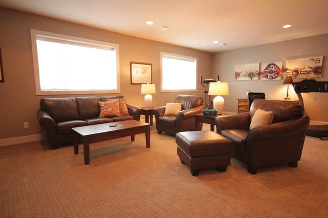 Building Photo - Beautiful luxury custom home