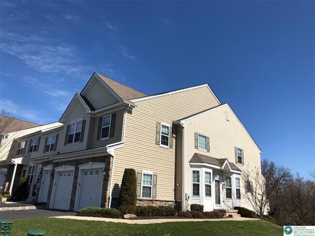 Building Photo - 6137 Valley Forge Dr
