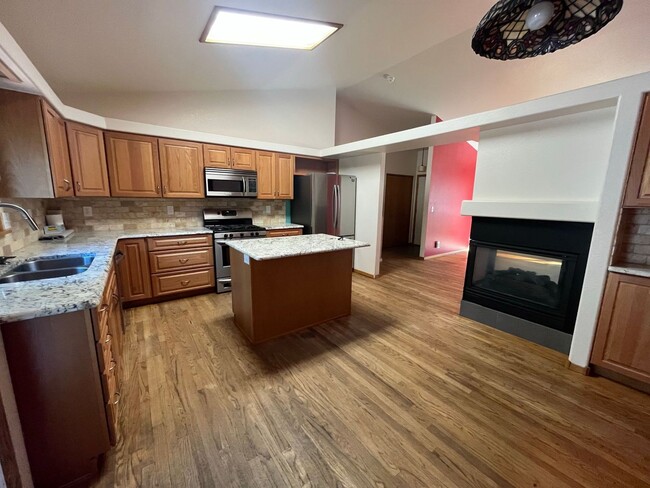 Building Photo - Fantastic Home in West Fort Collins