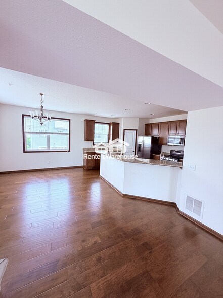 Building Photo - 9580 Madison Dr