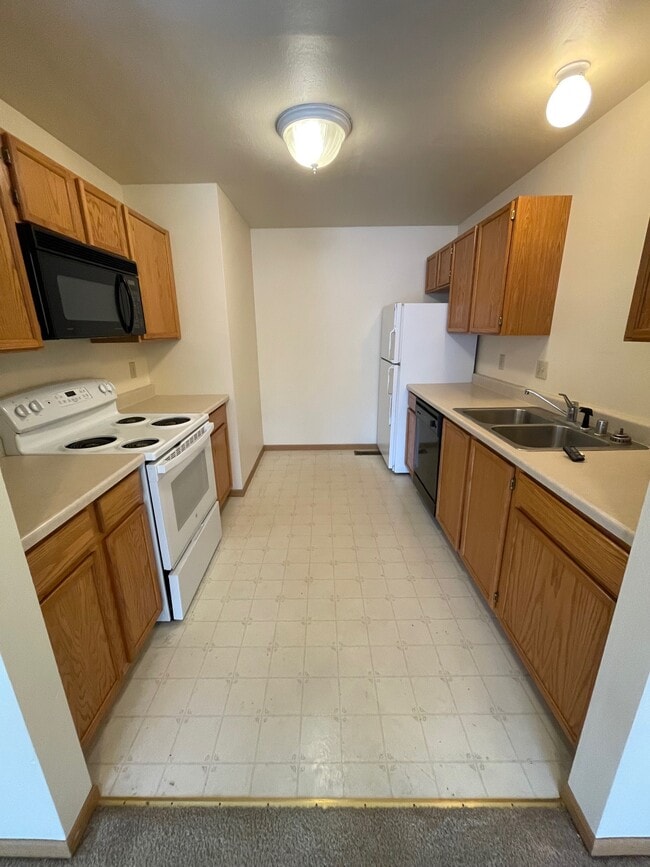 Building Photo - 2402 Daws Dr