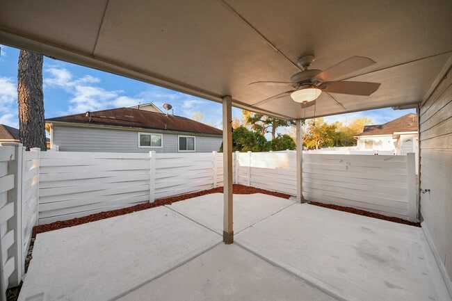 Building Photo - 20641 Patriot Park Ln
