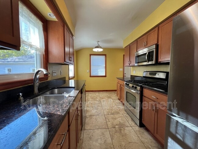 Building Photo - 3307 Gleaves Ct