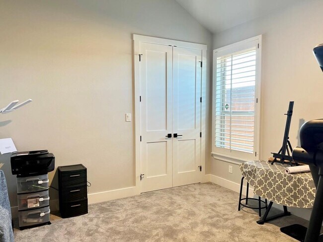 Building Photo - 165 Rustic Trl Rd