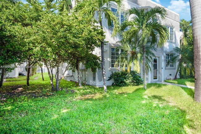 Building Photo - 1015 19th St