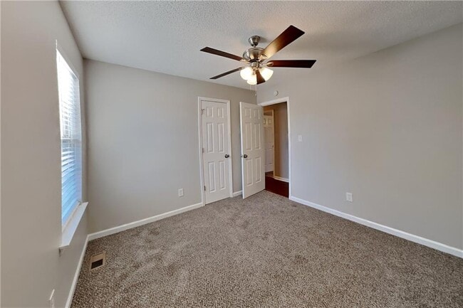 Building Photo - 87 Grapevine Dr