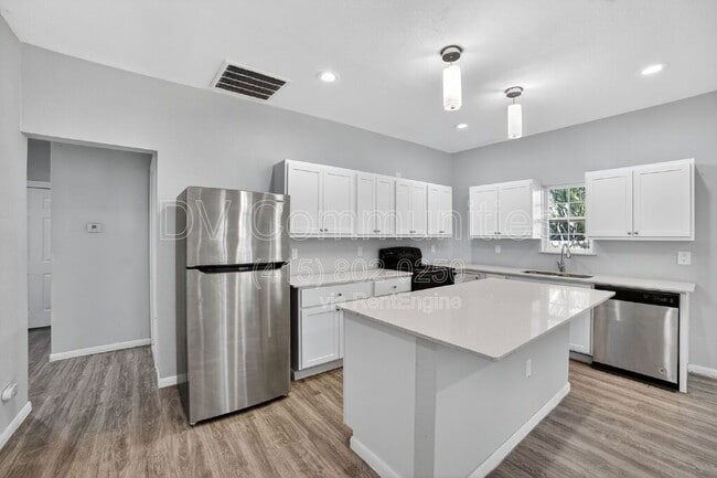 Building Photo - 3916 2nd St