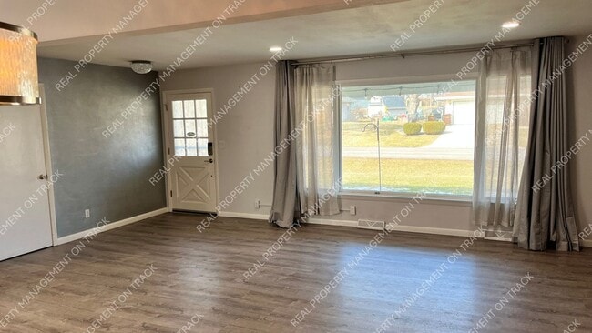 Building Photo - Peaceful 3-Bedroom Home in a Wooded Rockford Neighborhood