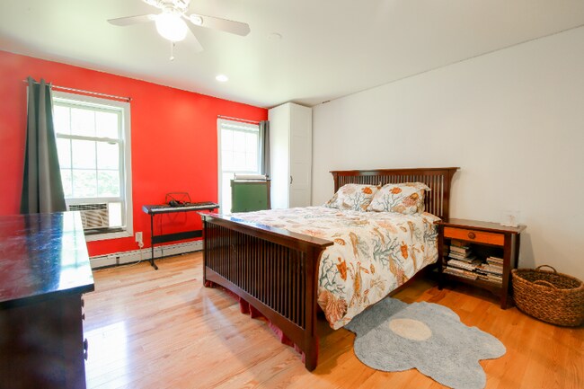 Building Photo - 1180 N Rd