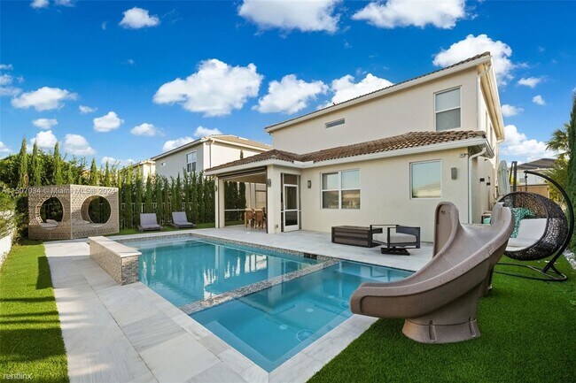 Building Photo - 5 br, 3 bath House - 1512 Bursera Ter