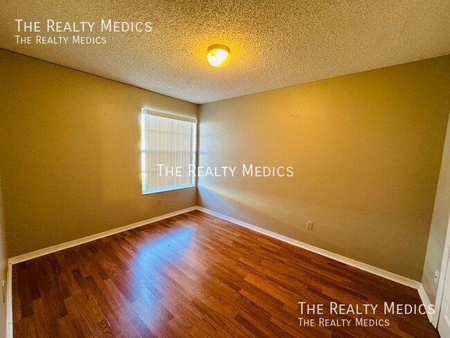 Building Photo - 5012 Laguna Bay Cir