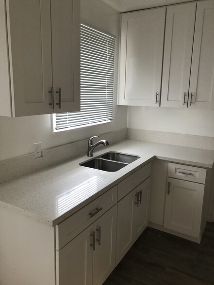Kitchen - 11666 Chandler Blvd