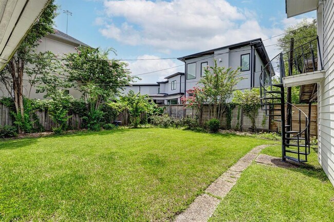 Building Photo - 4703 Braeburn Dr