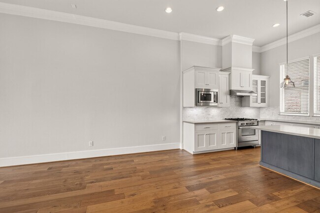 Building Photo - 8711 Oak Kolbe Ln
