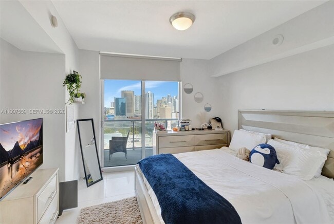 Building Photo - 185 SW 7th St