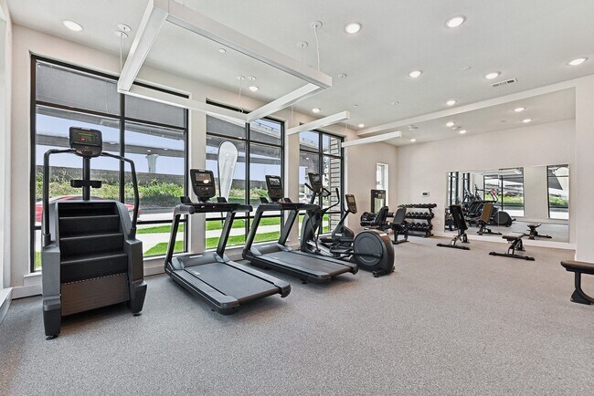 Building Photo - 6007 n. IH 35-235