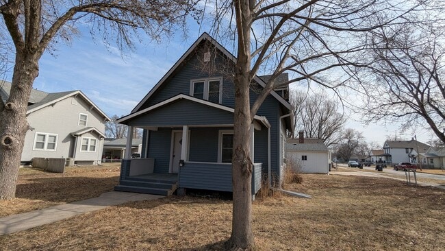 Building Photo - 619 S 21st St