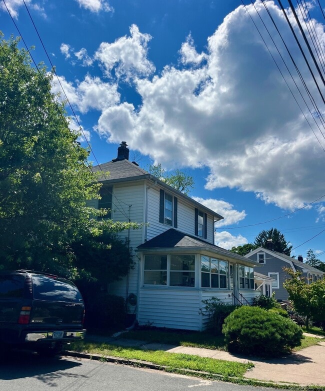 Building Photo - 58 Hawthorne Ave