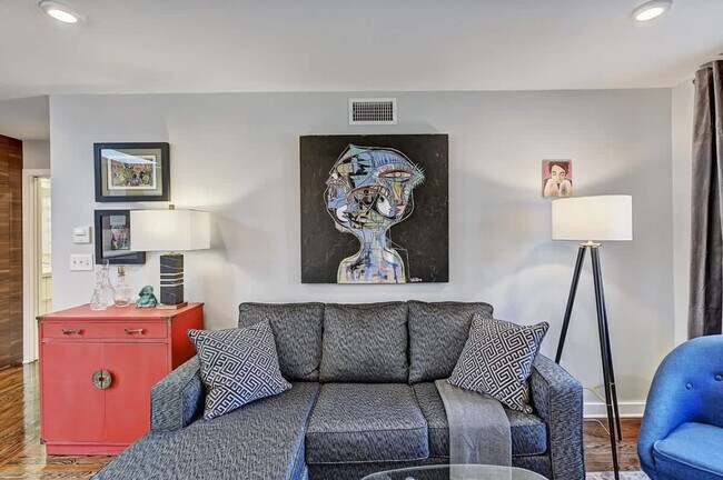 Building Photo - 510 Queens Rd