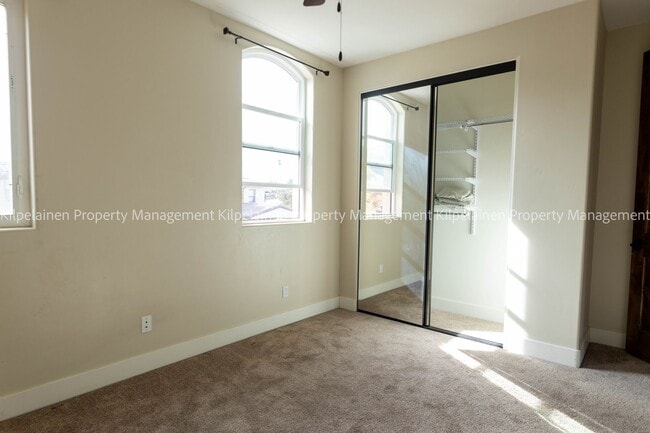 Building Photo - 125 Finnians Way